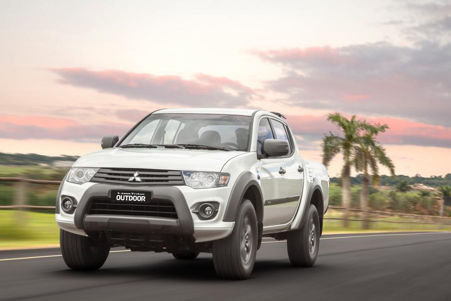  Mitsubishi L200 Triton OutDoor AT 2016 года  (LA) (фото 2 из 11)